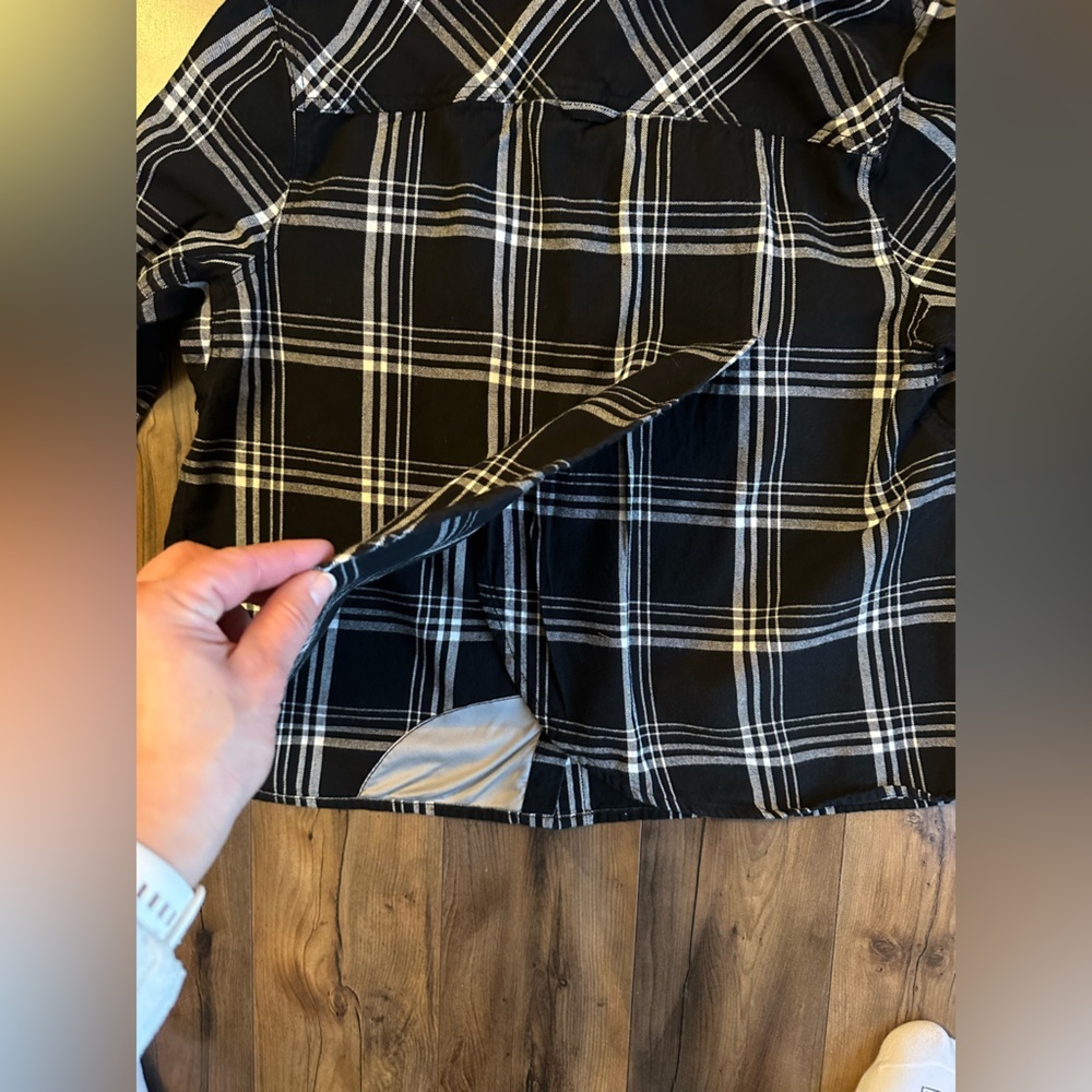 Duluth Trading Co Women’s Black Plaid Flannel Shirt XL Back Vent Gussets - Picture 6 of 7